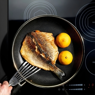 HexClad Hybrid Nonstick 12-Inch Frying Pan